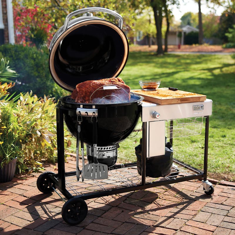 Summit® Kamado S6 Holzkohlegrill-Center