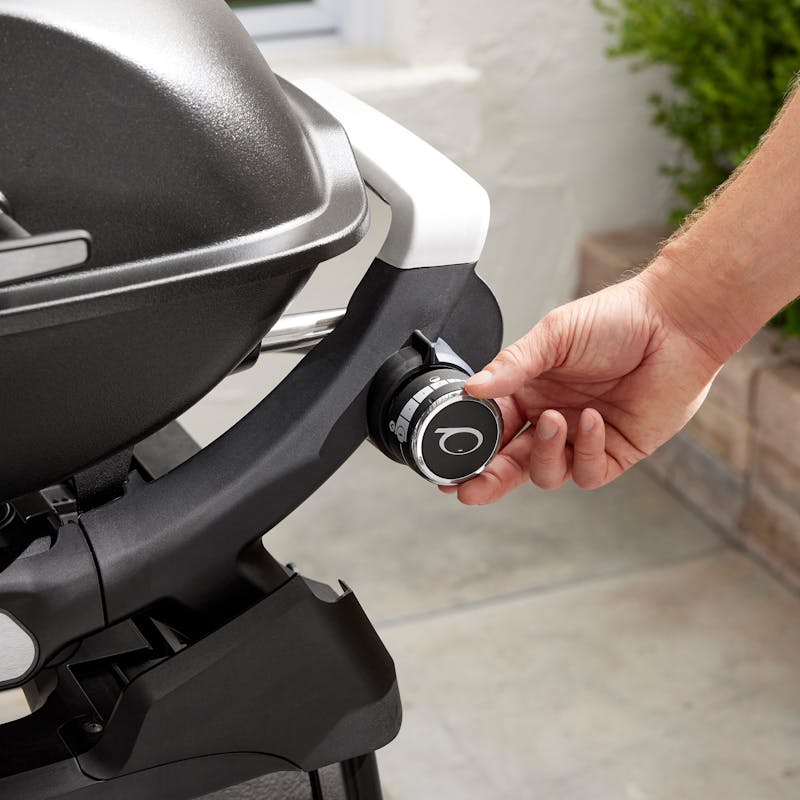Q 2200N Gasgrill mit Seitentischen und kompaktem Stand