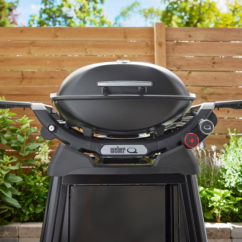 Q 2800N+ Gasgrill mit Premium-Rollwagen